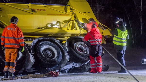 Ice Road Rescue